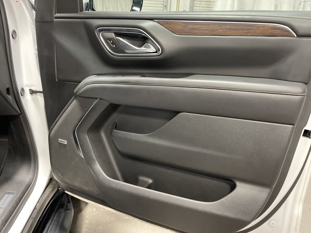 Used 2024 Chevrolet Suburban Premier image 12