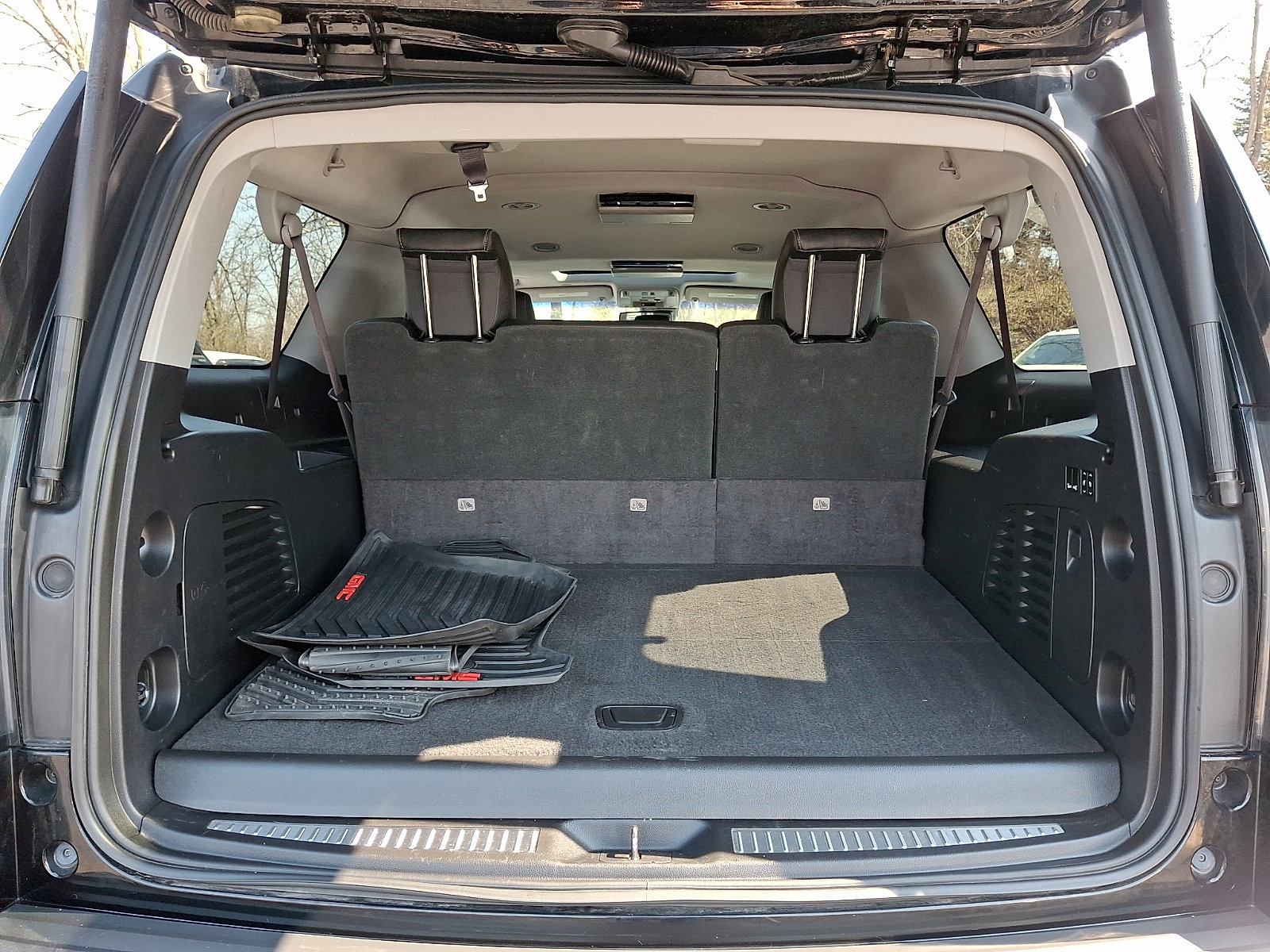 Used 2017 GMC Yukon XL Denali w/ Open Road Package image 34