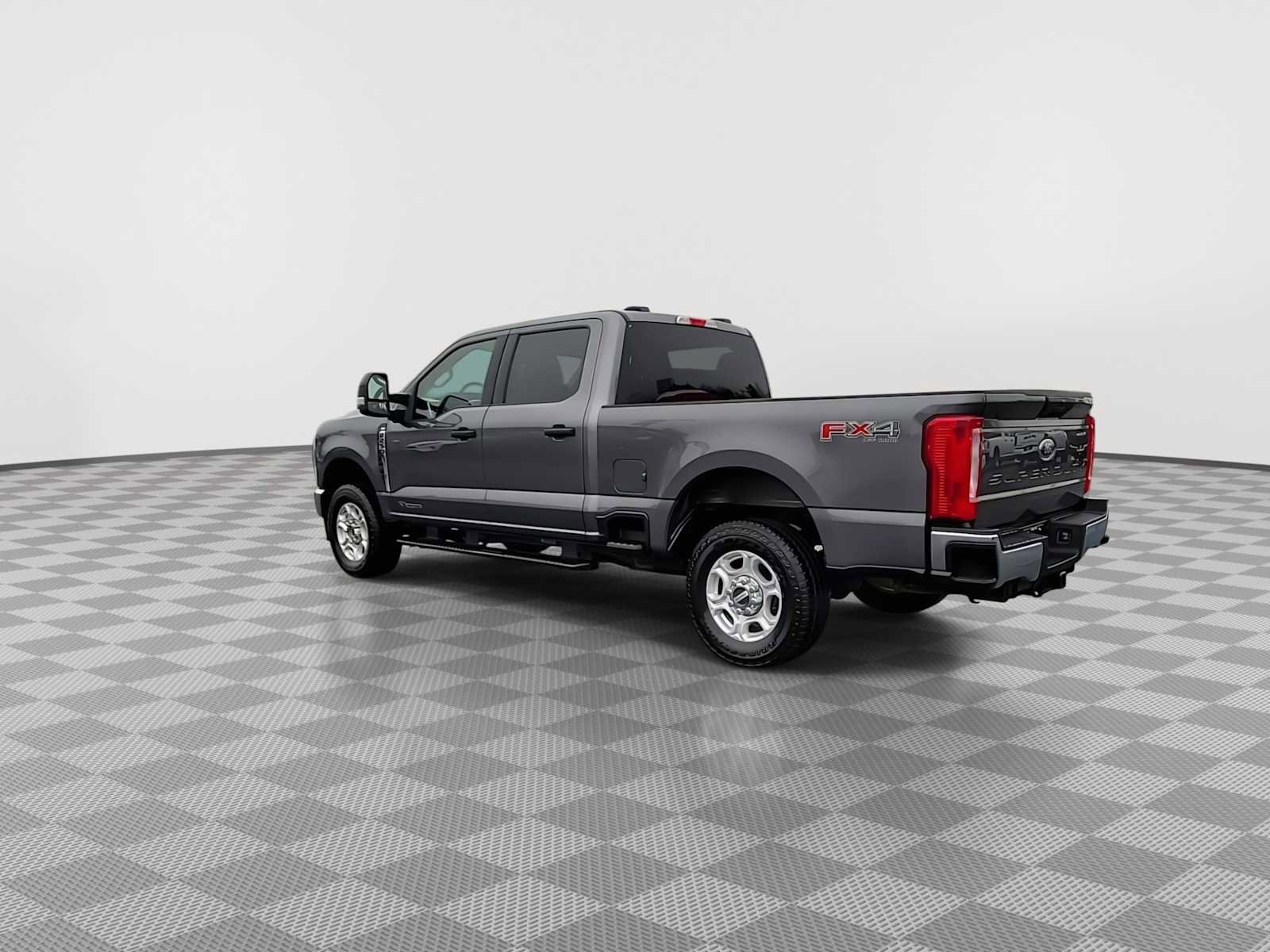 Used 2025 Ford F250 XLT w/ FX4 Off-Road Package image 6