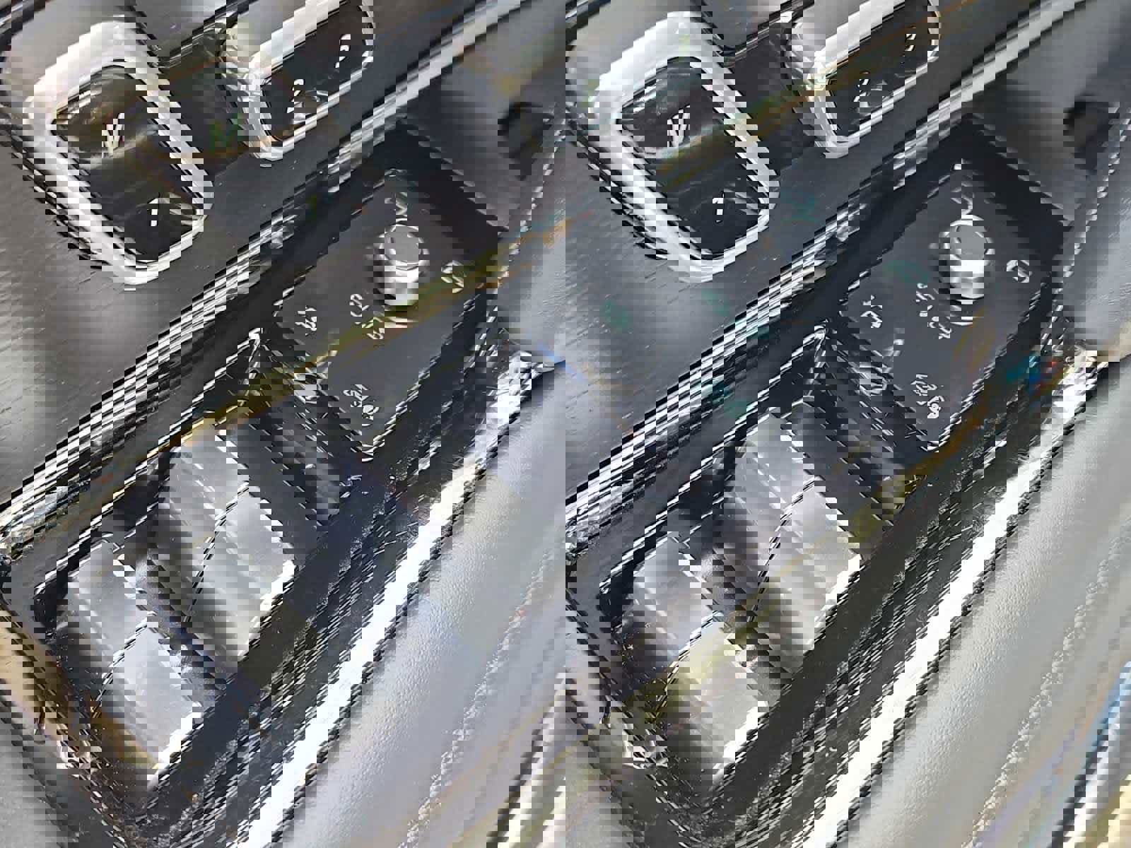 Used 2025 Land Rover Range Rover Sport Dynamic SE AWD/4WD image 12