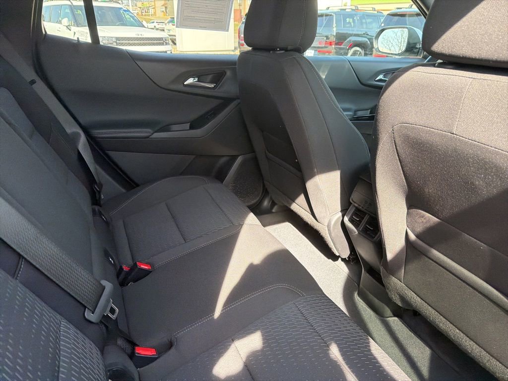 Used 2025 Chevrolet Equinox LT image 12