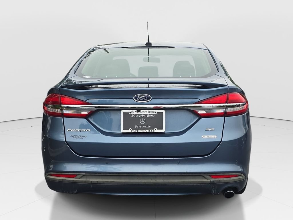 Used 2018 Ford Fusion SE w/ Equipment Group 201A FWD image 7
