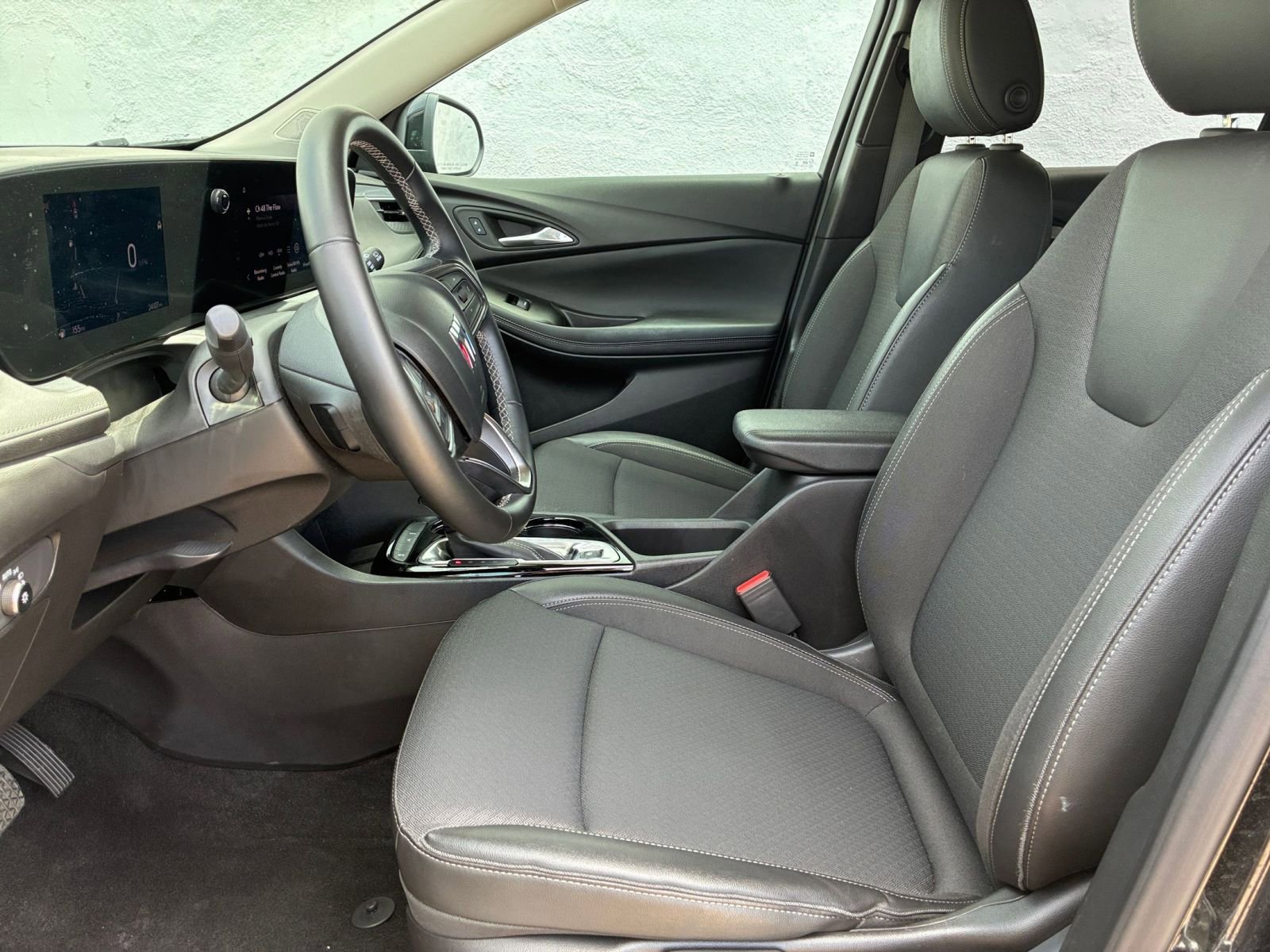 Used 2025 Buick Encore GX Preferred image 25