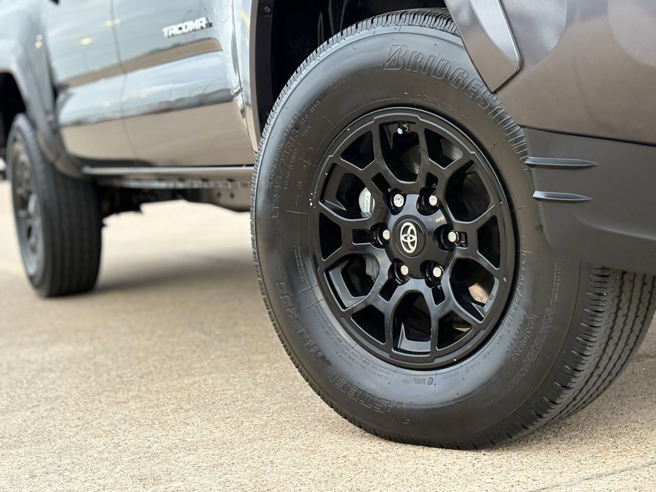 Used 2019 Toyota Tacoma SR5 AWD/4WD image 13
