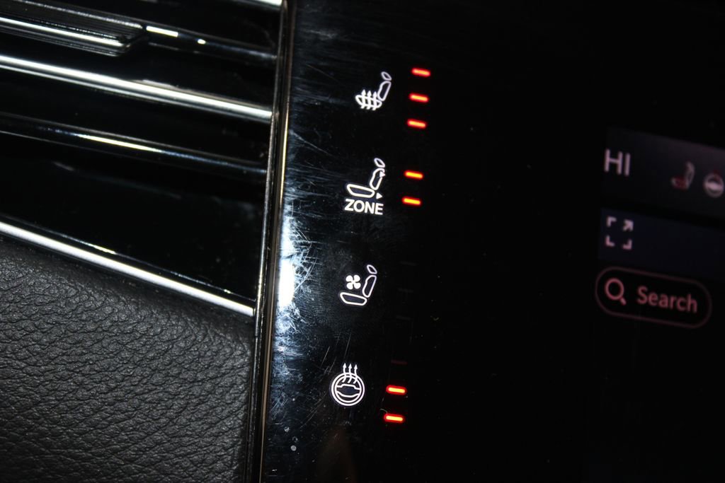 Used 2023 Jeep Wagoneer L Series III w/ Preferred Equipment Group image 65