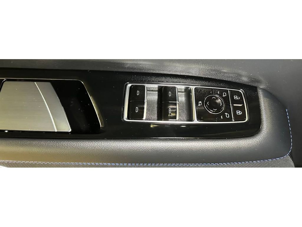 Used 2026 Cadillac Escalade IQL Sport 1 w/ LPO, ONYX Package AWD/4WD image 37