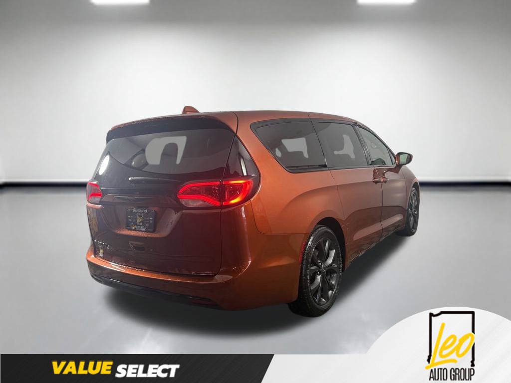 Used 2018 Chrysler Pacifica Touring Plus w/ S Appearance Package FWD image 5