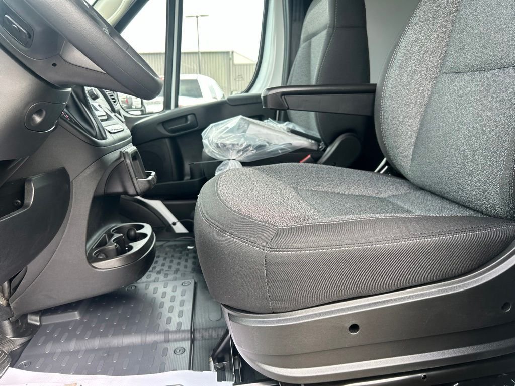 New 2026 RAM ProMaster 2500 w/ Convenience Group FWD image 12