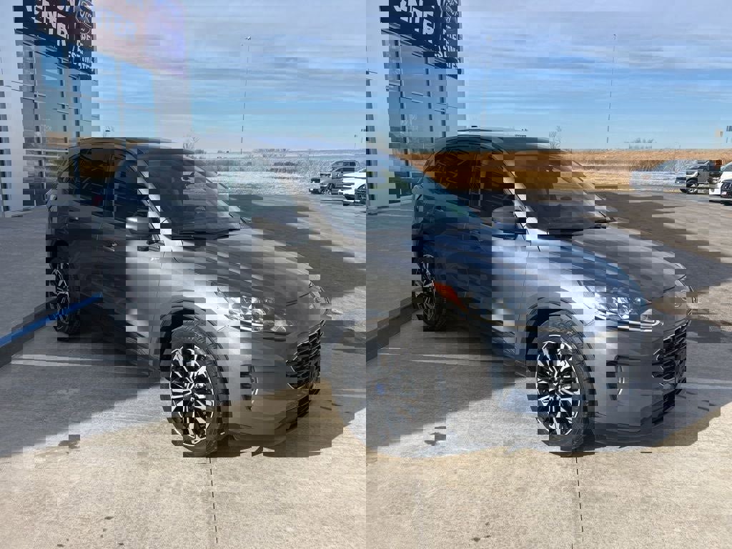 Used 2021 Ford Escape SE w/ SE Sport Appearance Package image 7