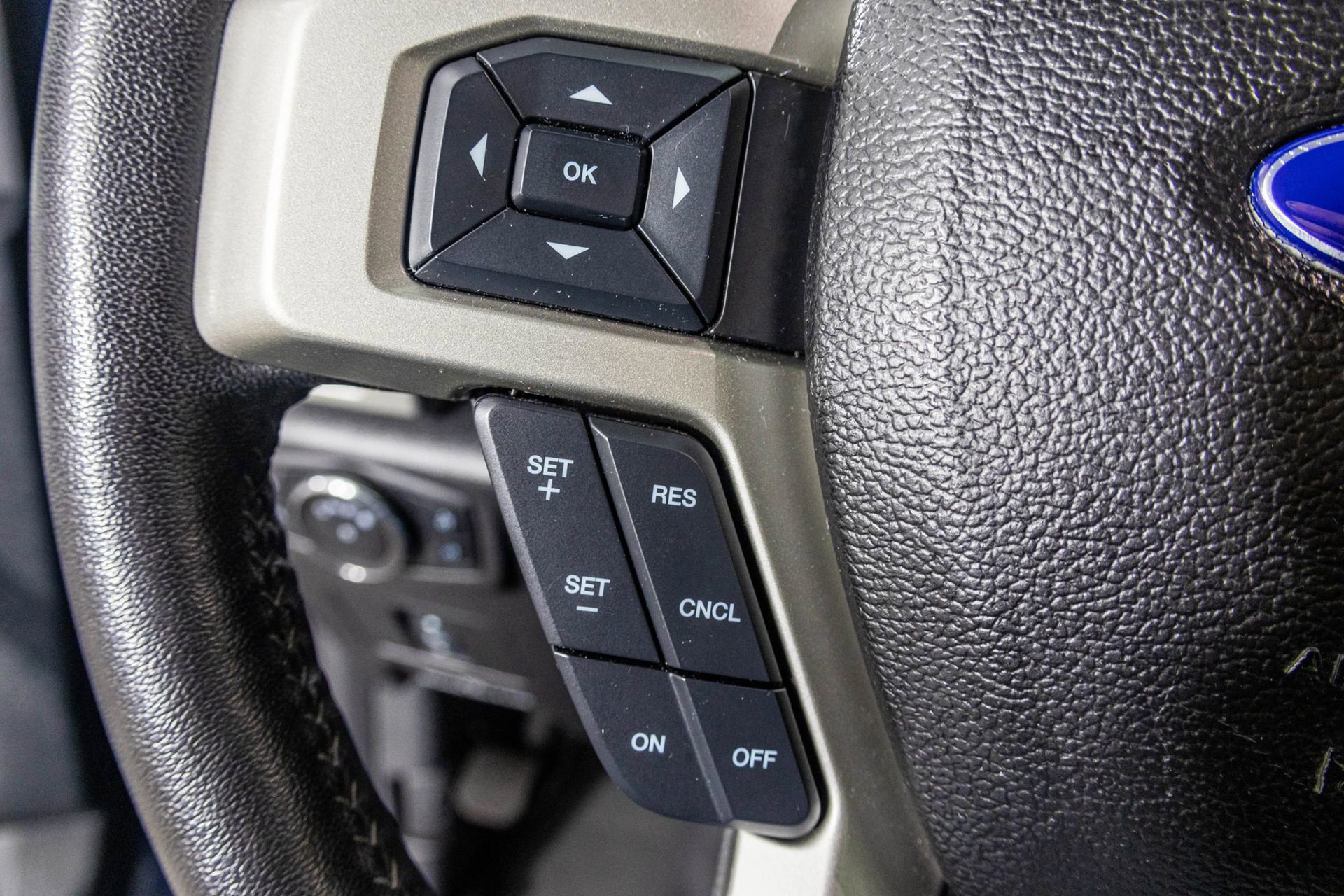 Used 2018 Ford F250 Lariat w/ Chrome Package image 31