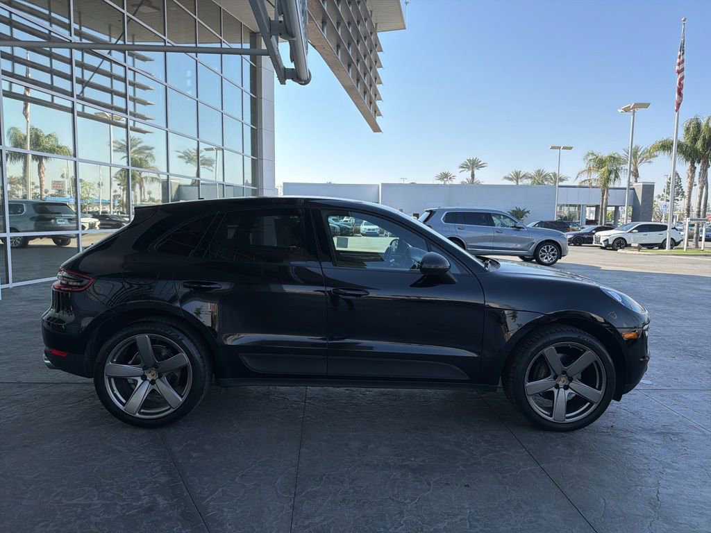 Used 2018 Porsche Macan Sport Edition image 3
