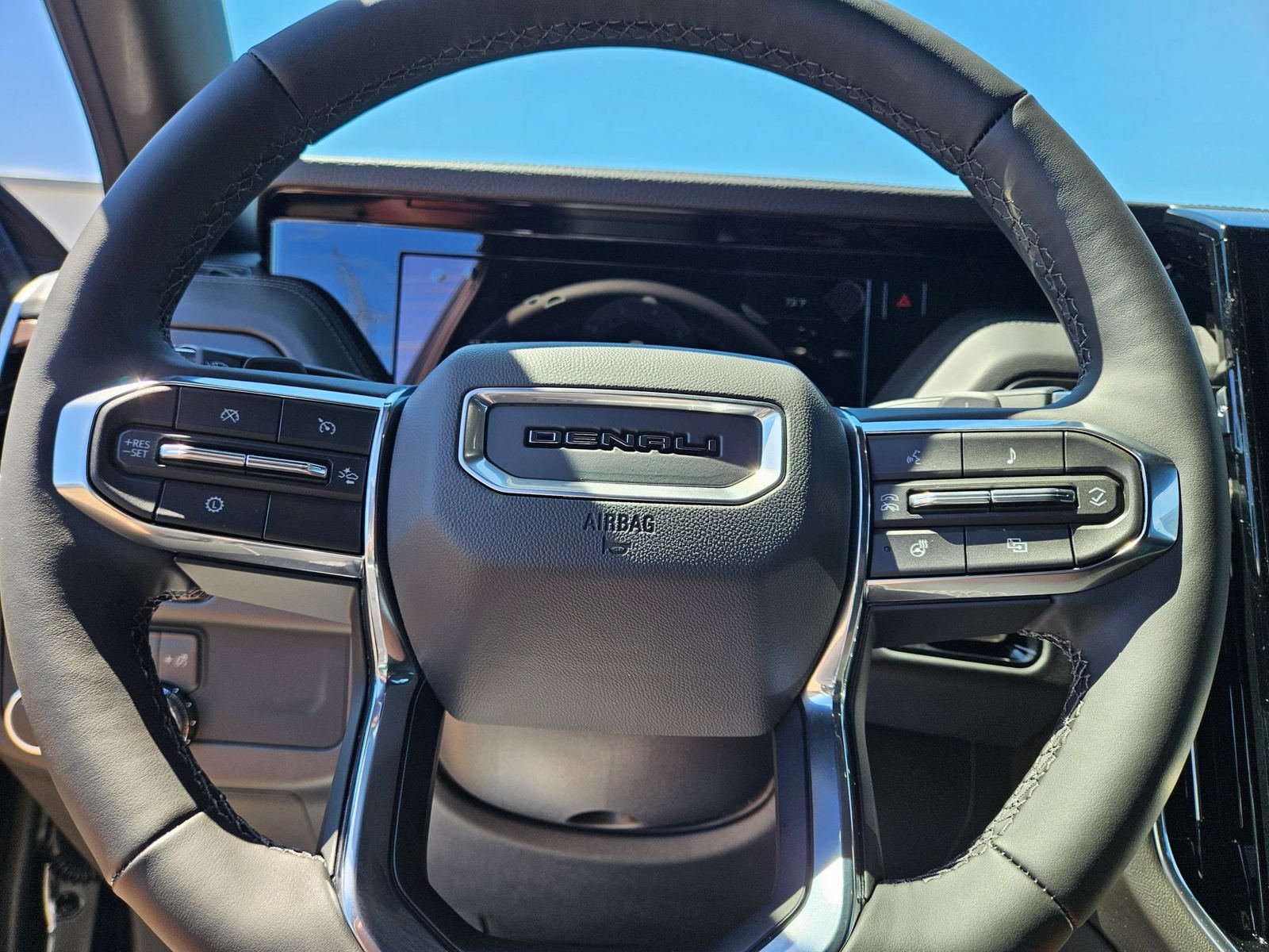 New 2026 GMC Yukon Denali AWD/4WD image 11