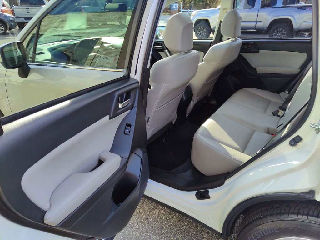 Used 2015 Subaru Forester 2.5i Limited image 14