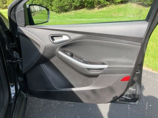 Used 2012 Ford Focus SE FWD image 28