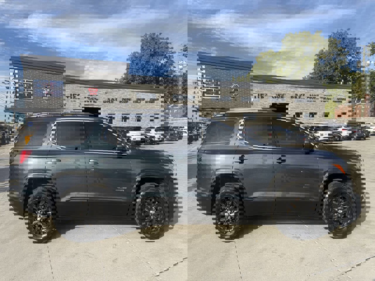 Used 2019 GMC Acadia SLT w/ LPO, Floor Liner Package image 7