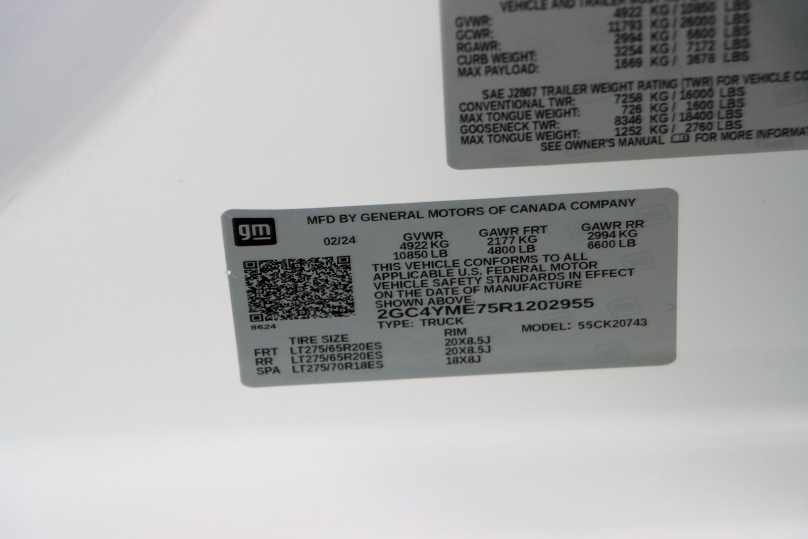 Used 2024 Chevrolet Silverado 2500 Custom image 32