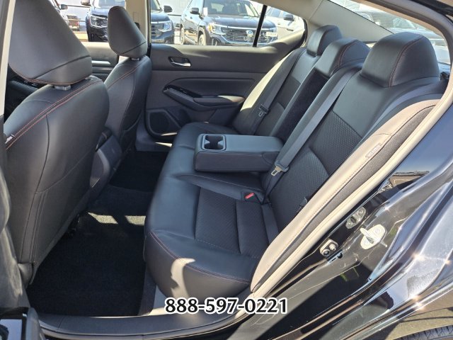 Used 2025 Nissan Altima 2.5 SR FWD image 11