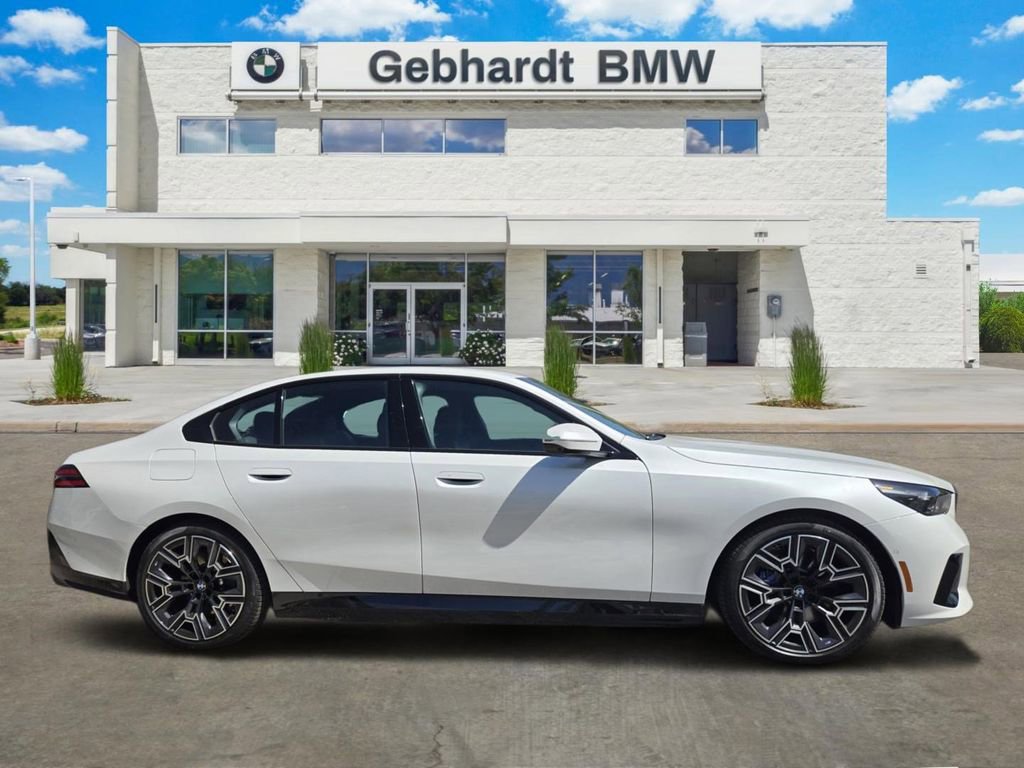 New 2026 BMW i5 eDrive40 w/ M Sport Package AWD/4WD image 4