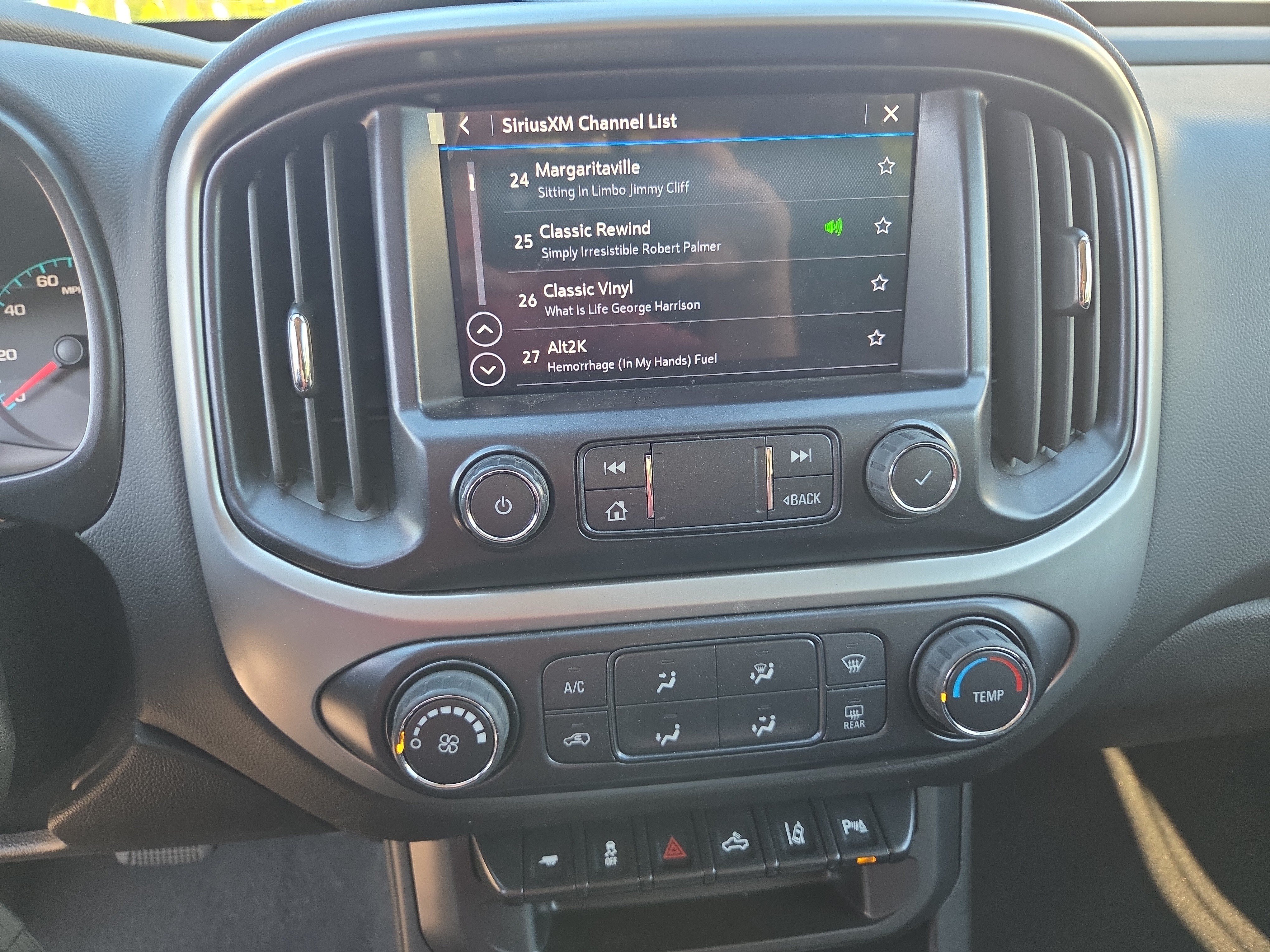 Used 2022 Chevrolet Colorado LT w/ Safety Package AWD/4WD image 26