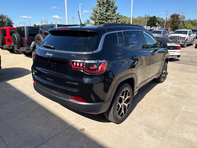 Used 2024 Jeep Compass Limited w/ Sun and Sound Group AWD/4WD image 6