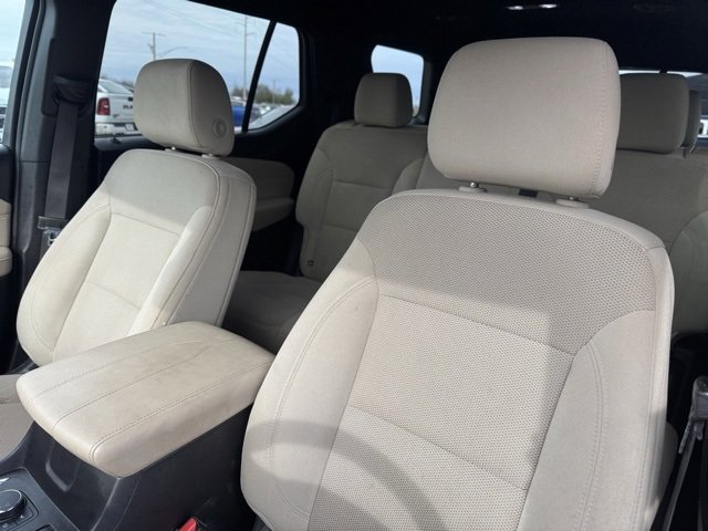 Used 2023 Chevrolet Traverse LS image 11