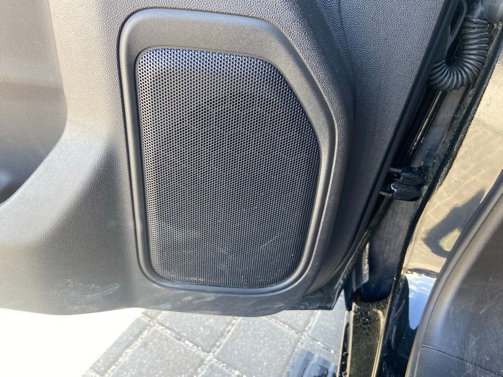 Used 2023 GMC Sierra 2500 AT4 image 28