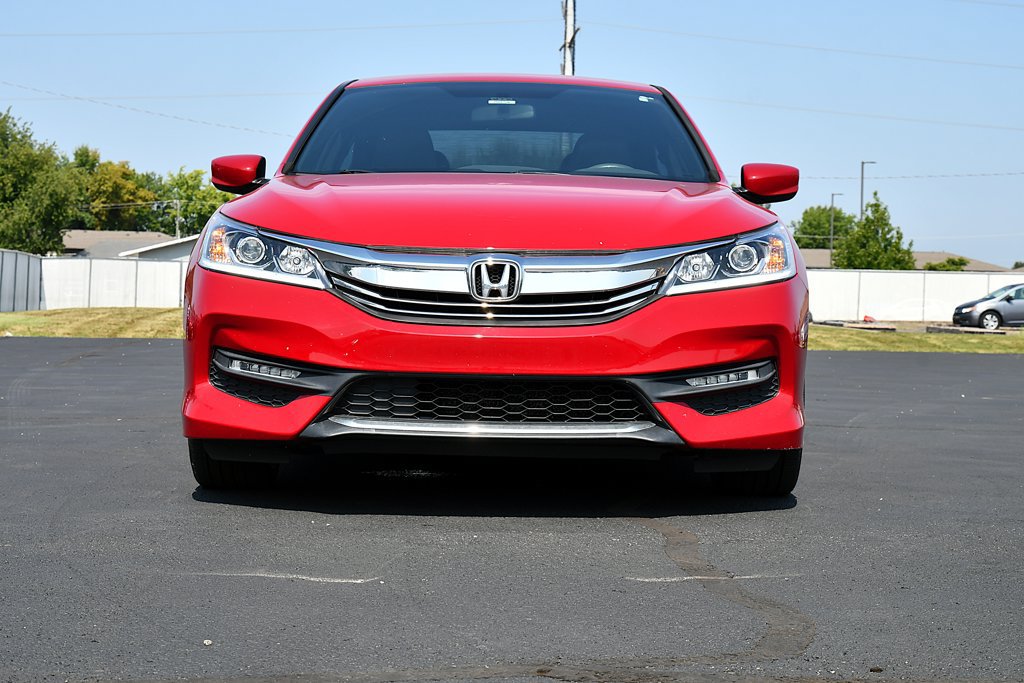Used 2016 Honda Accord Sport image 2