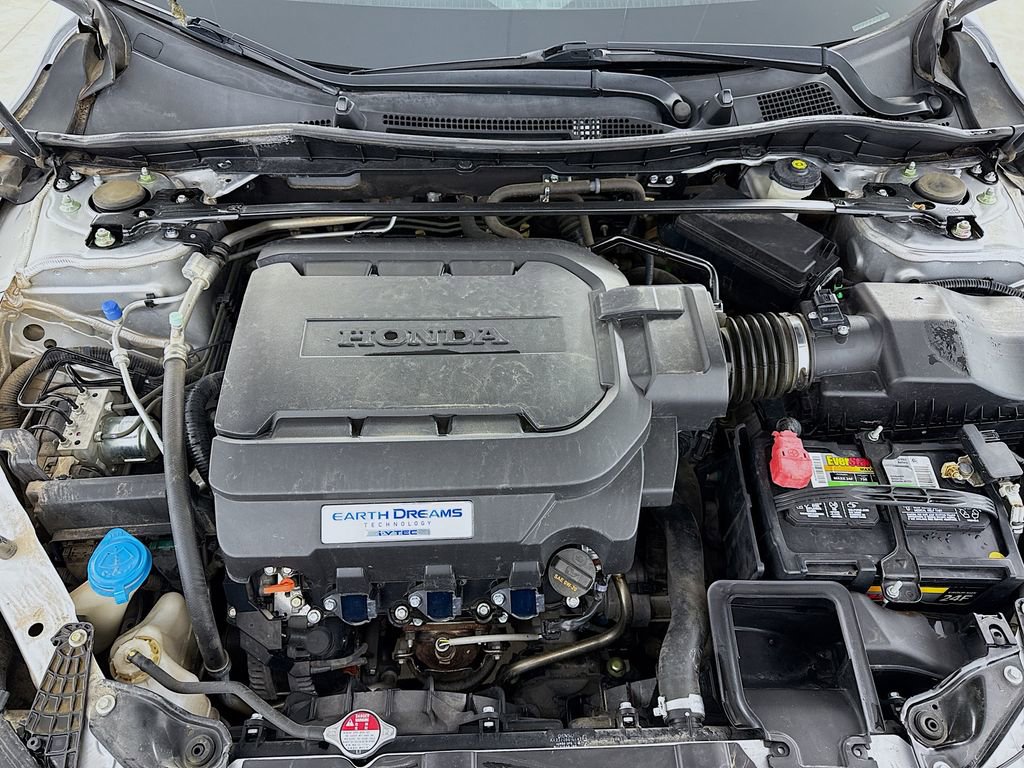 Used 2015 Honda Accord Touring image 30