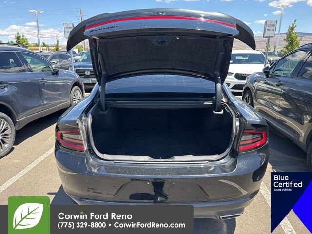 Used 2018 Dodge Charger SXT w/ Blacktop Package RWD image 8