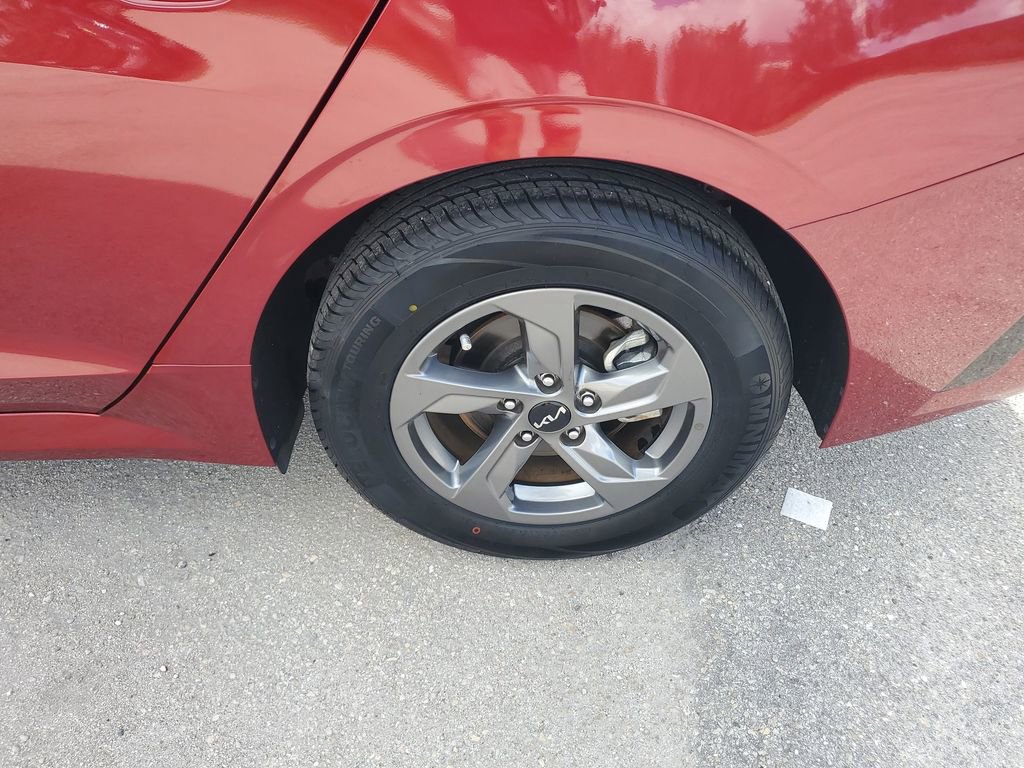 Used 2023 Kia K5 LXS image 19