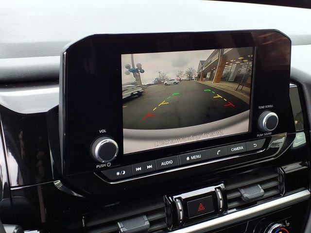 Used 2025 Nissan Pathfinder SV AWD/4WD image 11