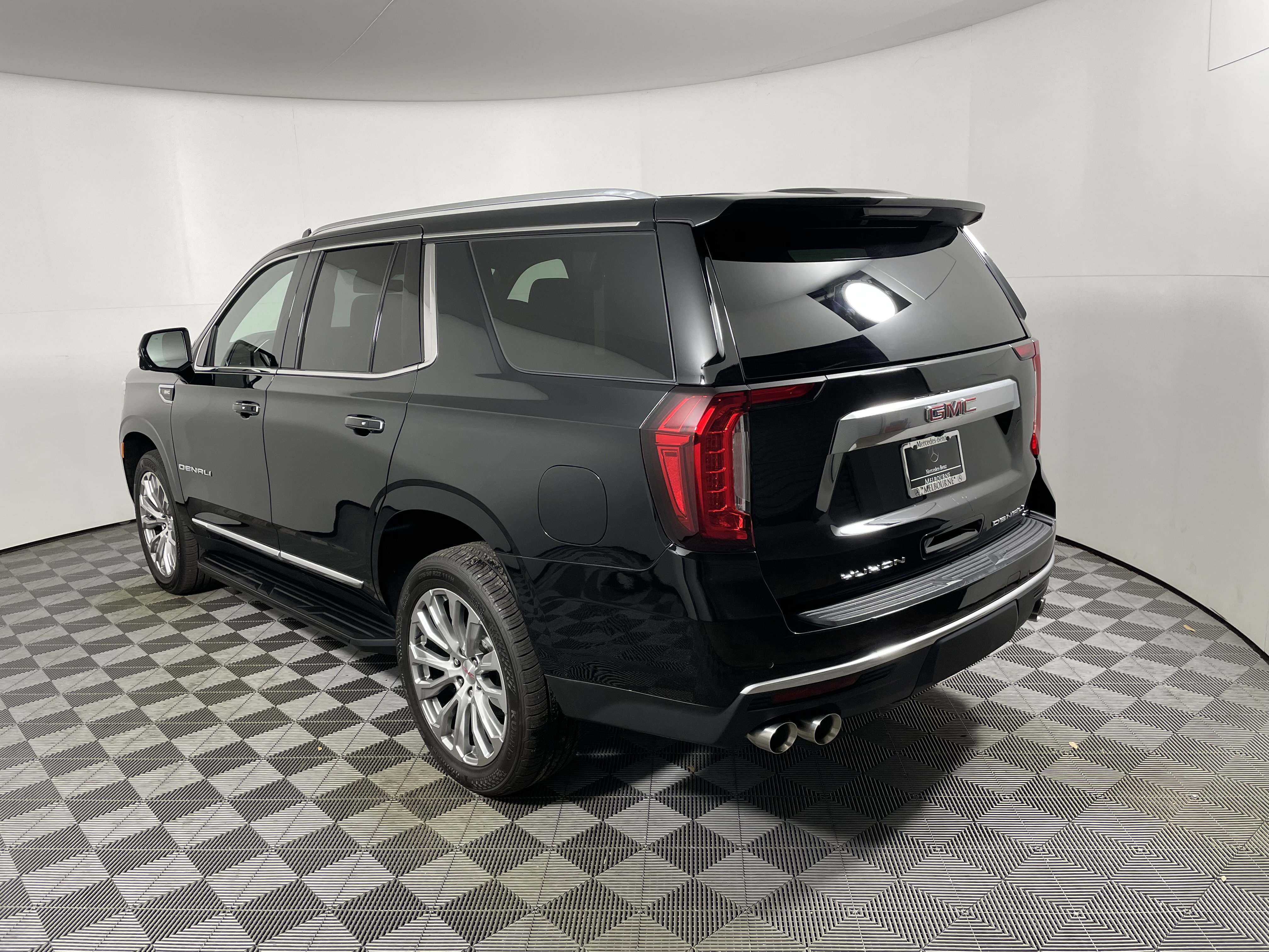Used 2023 GMC Yukon Denali image 3