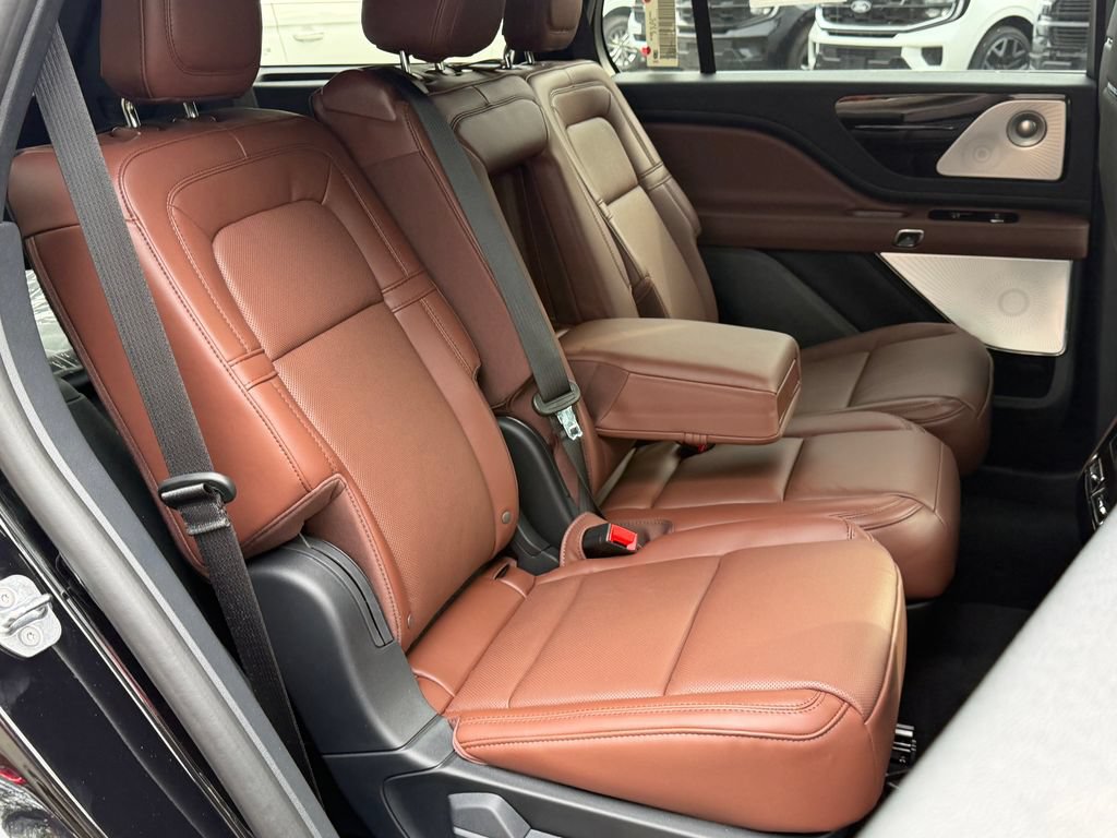 New 2026 Lincoln Aviator Reserve AWD/4WD image 19