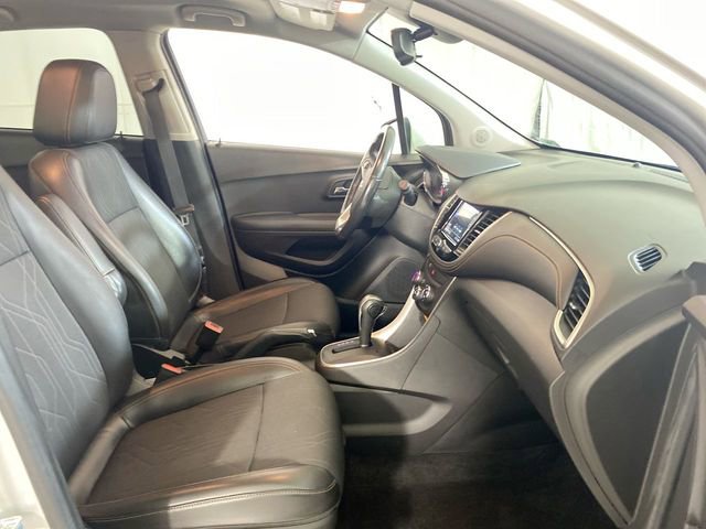 Used 2019 Chevrolet Trax LT w/ LT Convenience Package FWD image 29