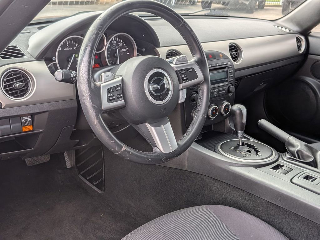 Used 2010 MAZDA MX-5 Miata Touring image 18