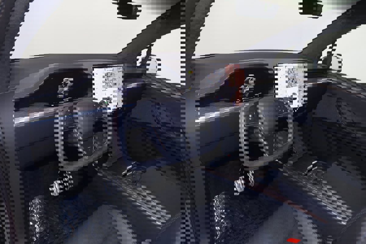 Used 2022 Tesla Model X image 32