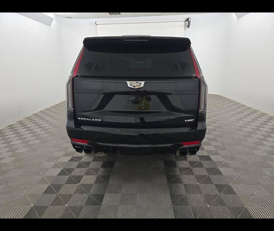 Used 2023 Cadillac Escalade ESV V AWD/4WD image 9