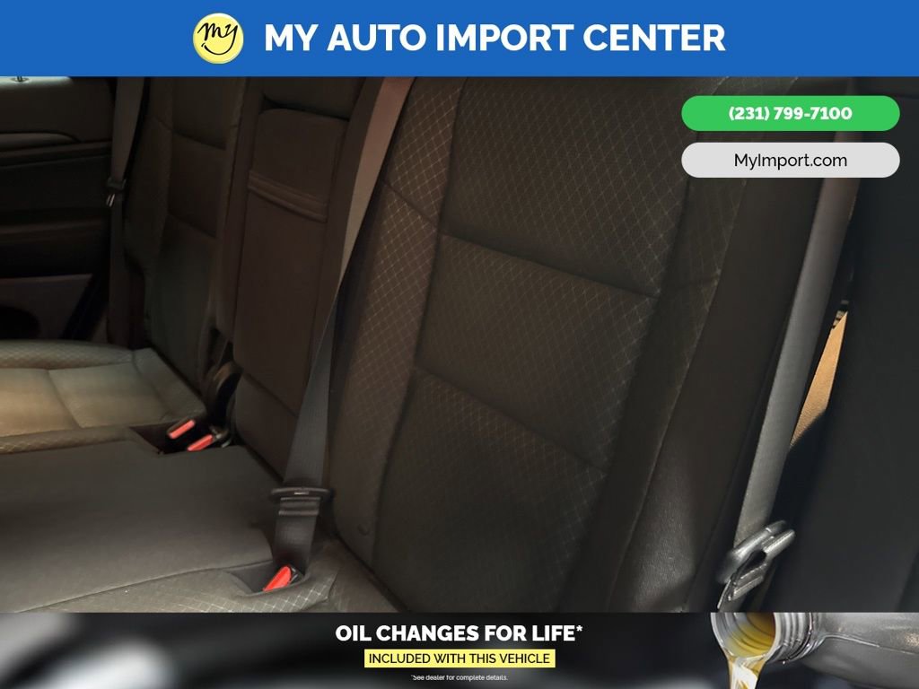 Used 2021 Jeep Grand Cherokee Laredo image 25