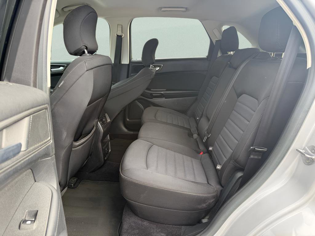 Used 2015 Ford Edge SE image 28