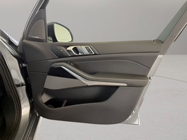 Used 2026 BMW X7 xDrive40i w/ M Sport Package image 33