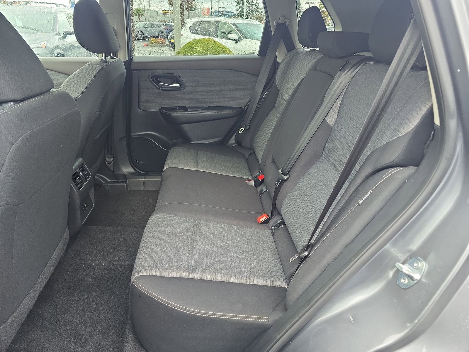 Used 2023 Nissan Rogue SV image 24