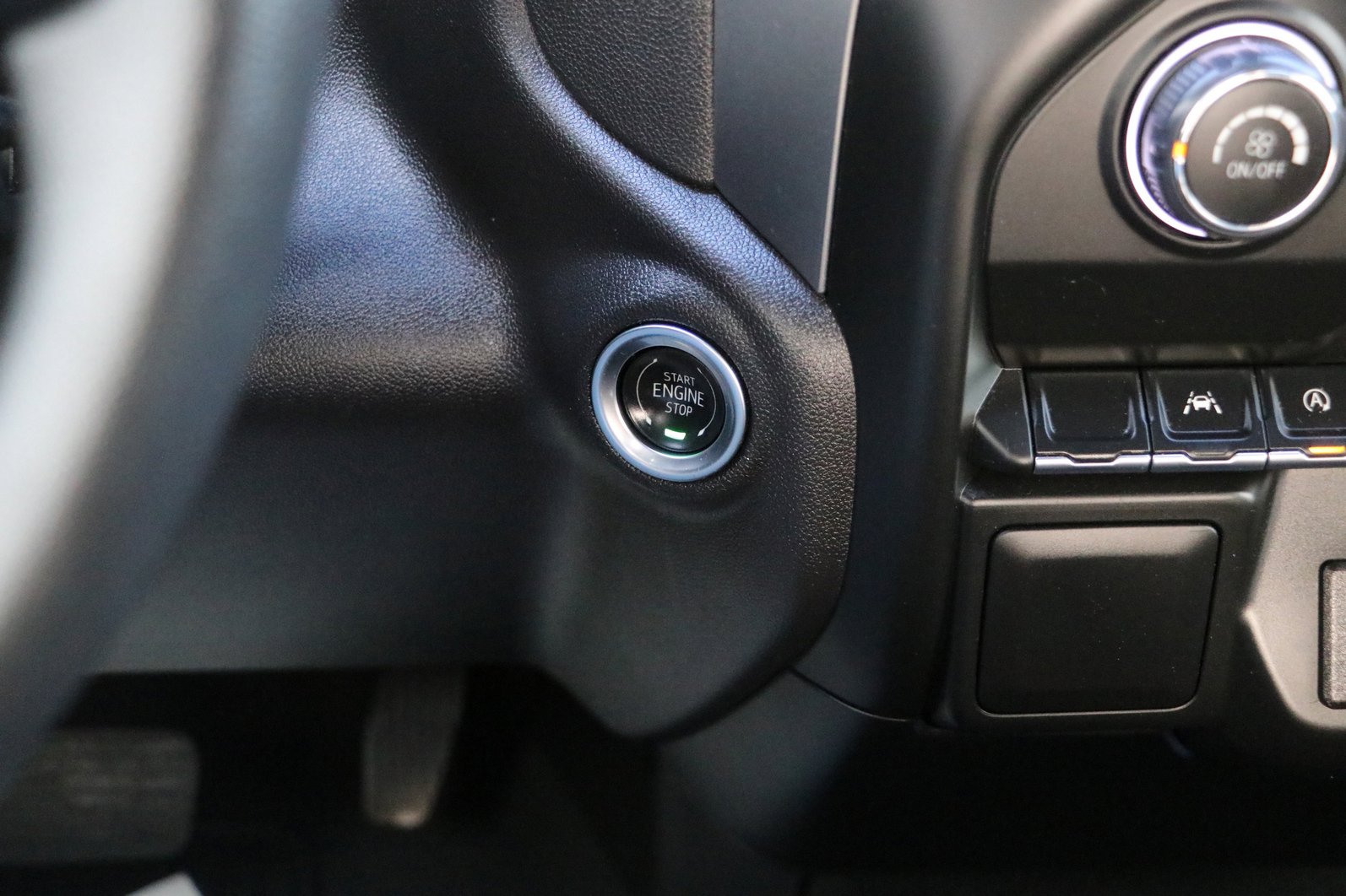 Used 2024 Chevrolet Silverado 1500 Custom Trail Boss w/ Turbomax Blackout Package image 24