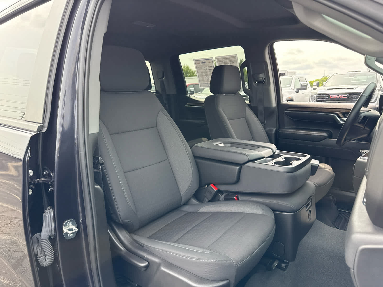 Certified 2024 Chevrolet Silverado 1500 LT AWD/4WD image 23