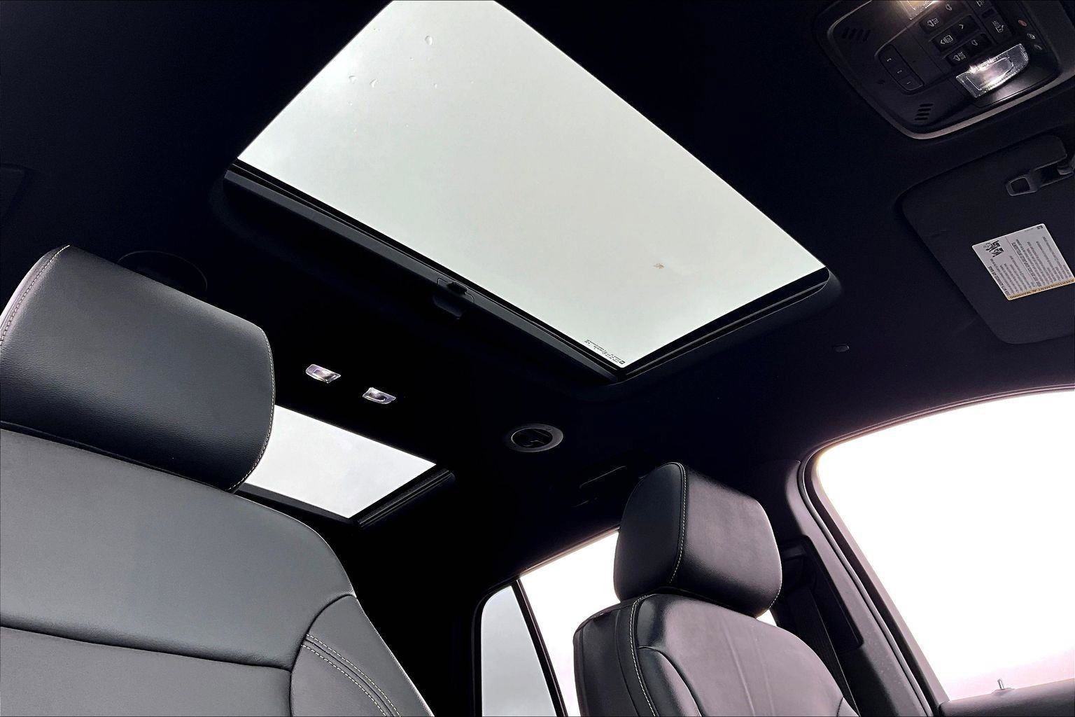 Used 2023 Chevrolet Traverse LT w/ LT Premium Package image 22