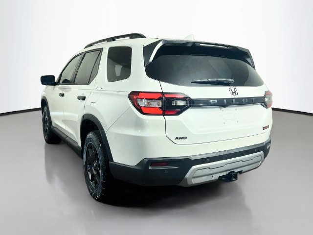Certified 2025 Honda Pilot TrailSport image 7