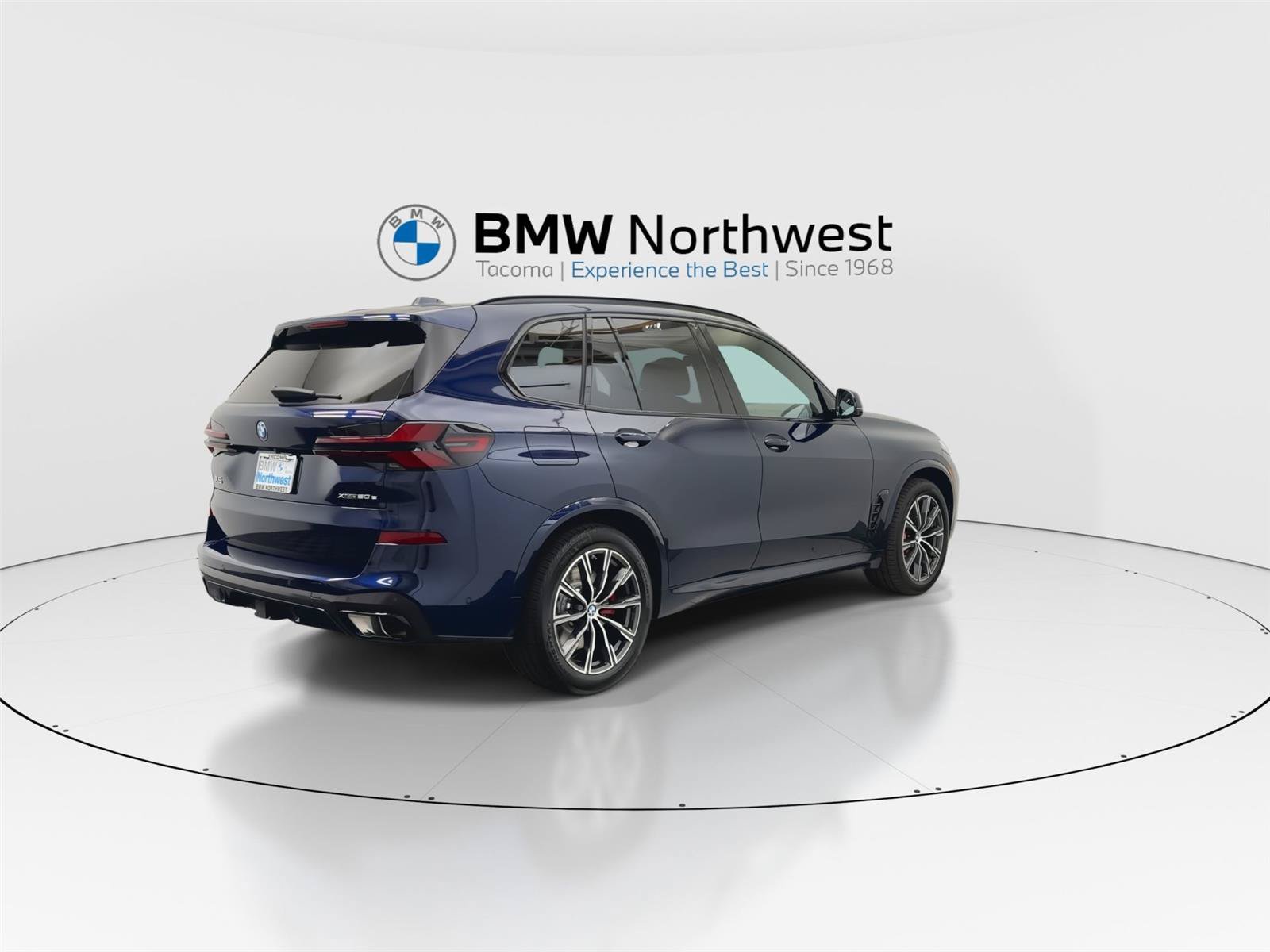 New 2026 BMW X5 xDrive50e w/ Executive Package AWD/4WD image 3