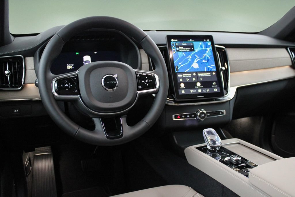 New 2026 Volvo XC90 B5 Core AWD/4WD image 17