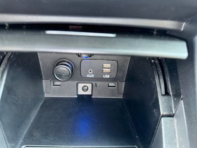 Used 2018 Subaru Outback 3.6R Limited AWD/4WD image 32