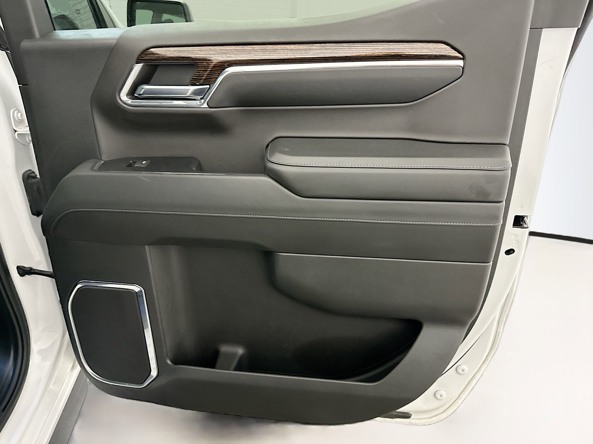 Used 2024 GMC Sierra 1500 Elevation image 31