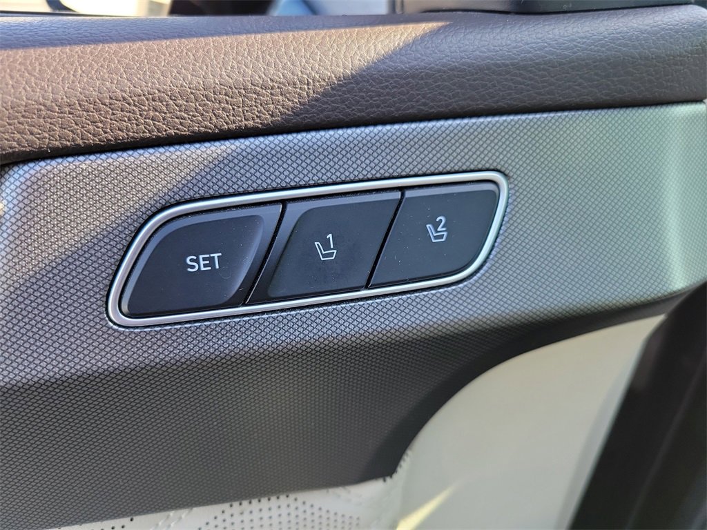 Used 2020 Hyundai Palisade Limited image 24